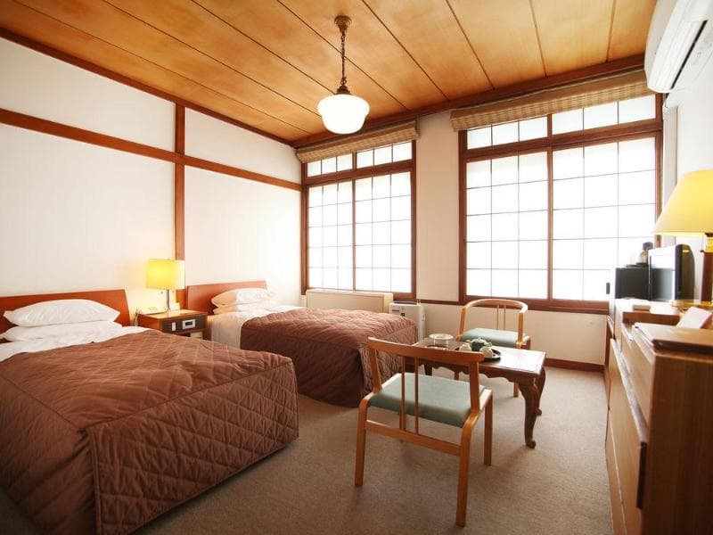 Nikko Kanaya photo 1