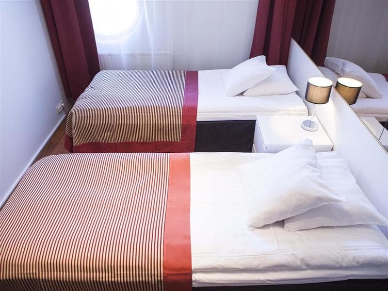 Pilot Airport Hotel 3