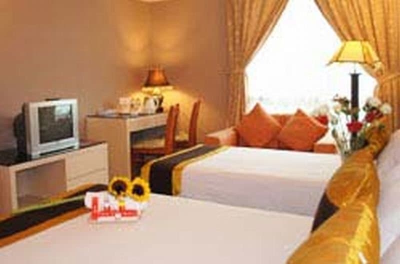 Kings Hotel 4