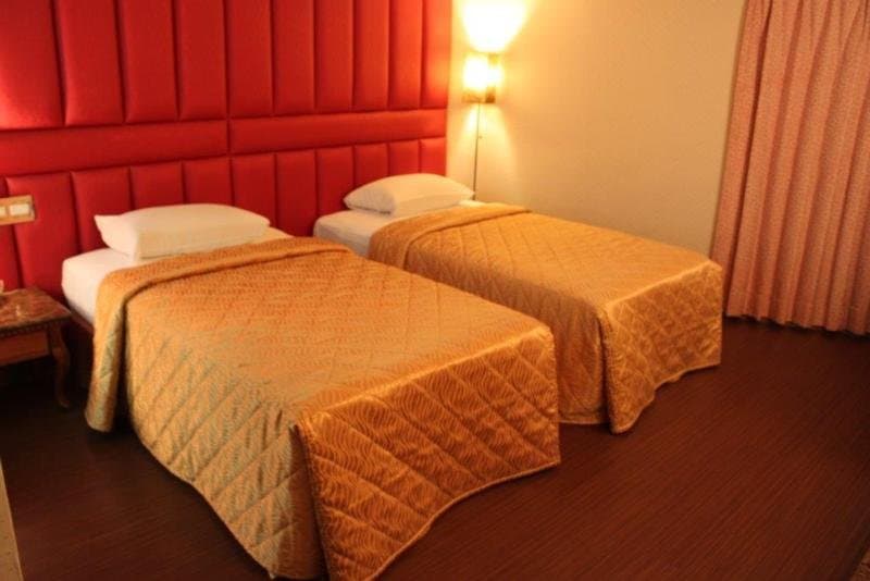 Spring Art Hotel 2