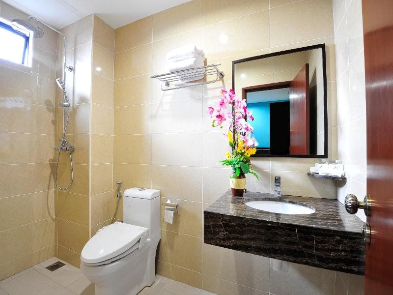 Grand Hallmark Hotel 3