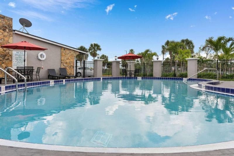 Super 8 by Wyndham Kissimmee/Orlando 2