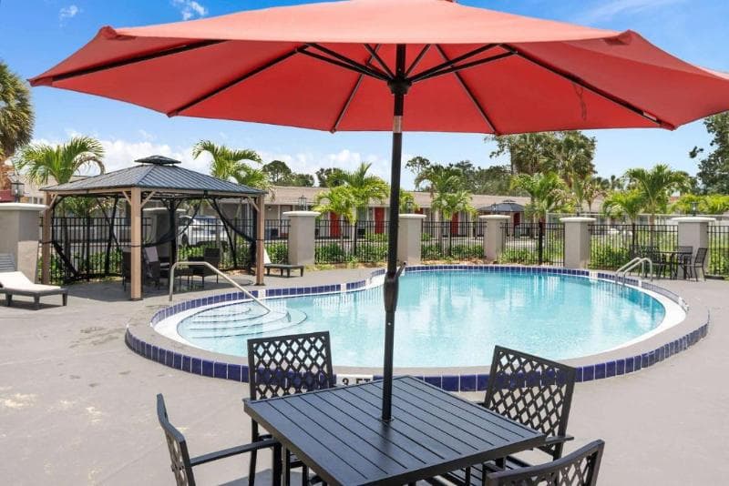 Super 8 by Wyndham Kissimmee/Orlando 5