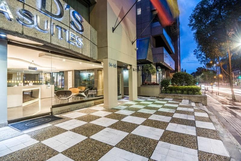 Lloyd's Apartasuites 3