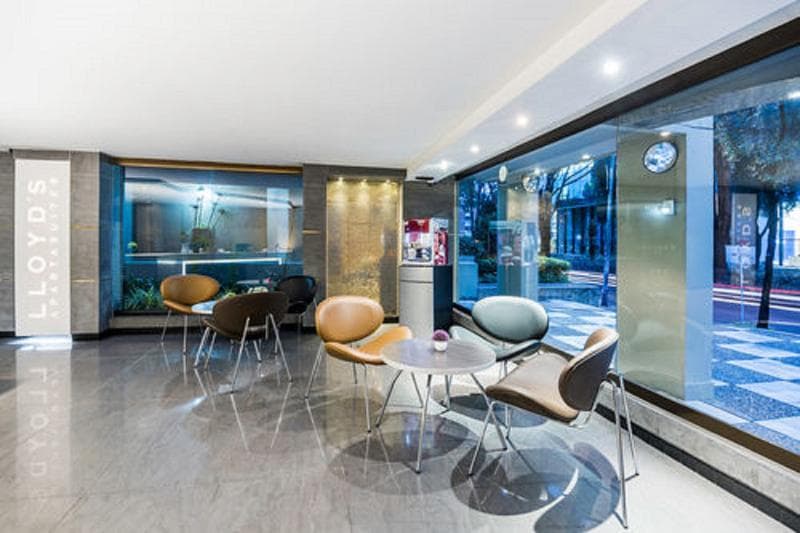 Lloyd's Apartasuites 4