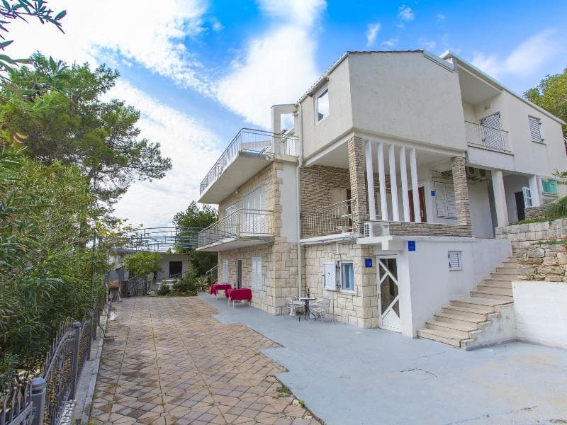 Vila Dvorski 4