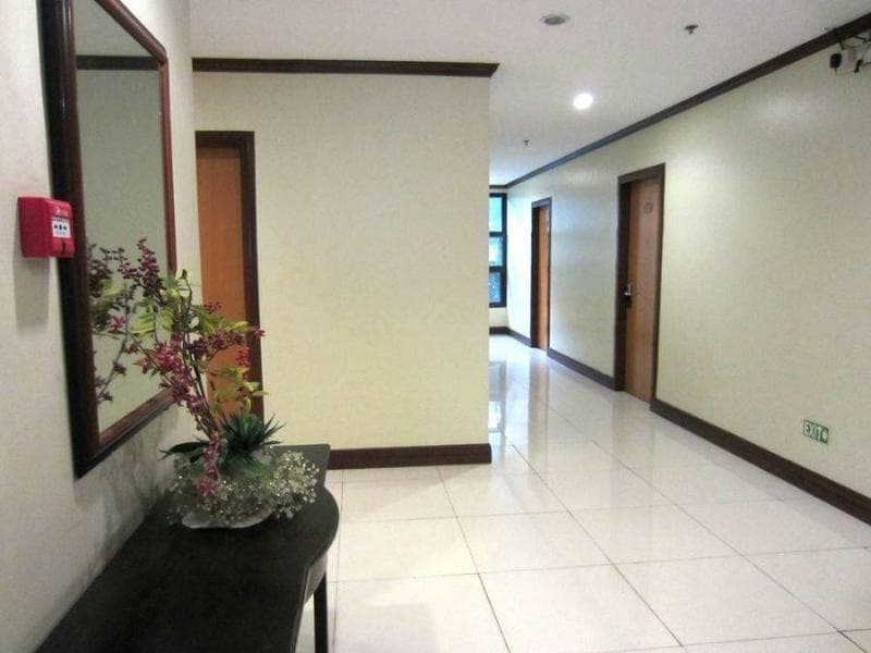 OYO 719 Fuente Oro Business Suites photo 1
