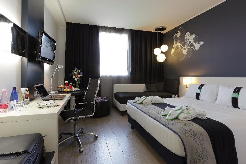 Holiday Inn Milan Nord - Zara 5
