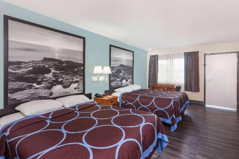 Super 8 by Wyndham El Cajon 2