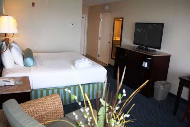 Capt Hiram's Resort 3