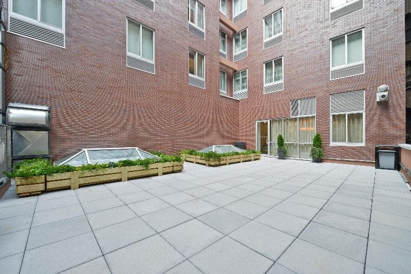 Holiday Inn NYC - Lower East Side 4