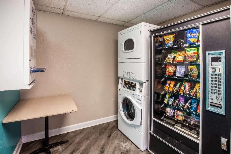 Travelodge by Wyndham Houston Hobby Airport 3