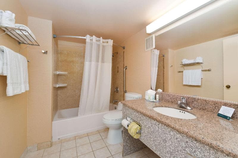 Quality Inn & Suites 3