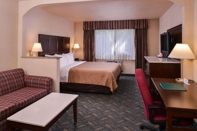 Quality Inn & Suites 5