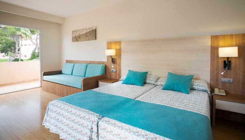 Invisa Hotel Cala Blanca photo 1