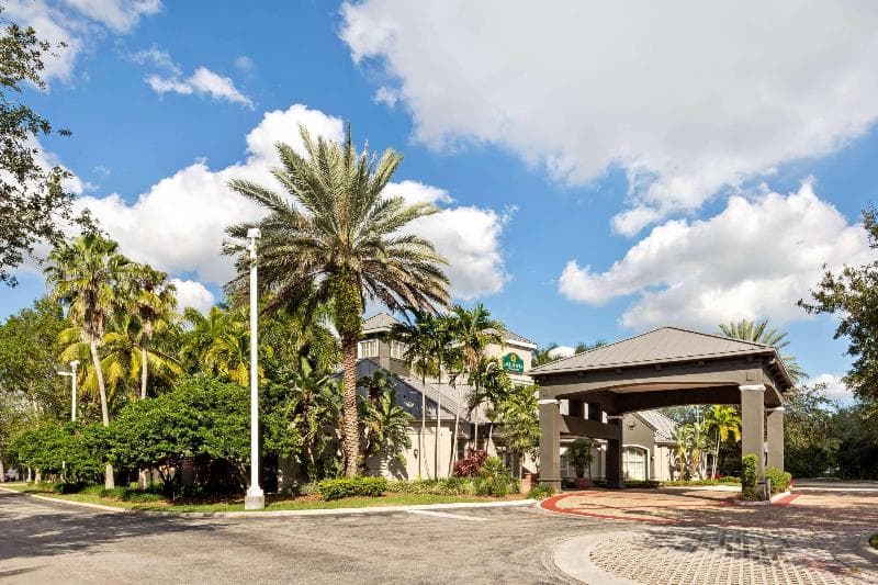 La Quinta Inn & Suites by Wyndham Ft. Lauderdale Plantation photo 1