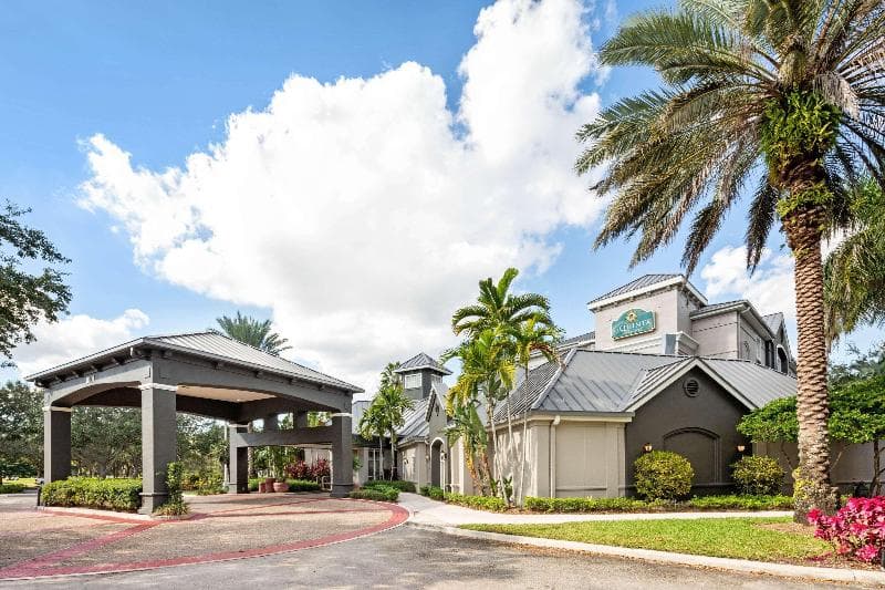 La Quinta Inn & Suites by Wyndham Ft. Lauderdale Plantation 3