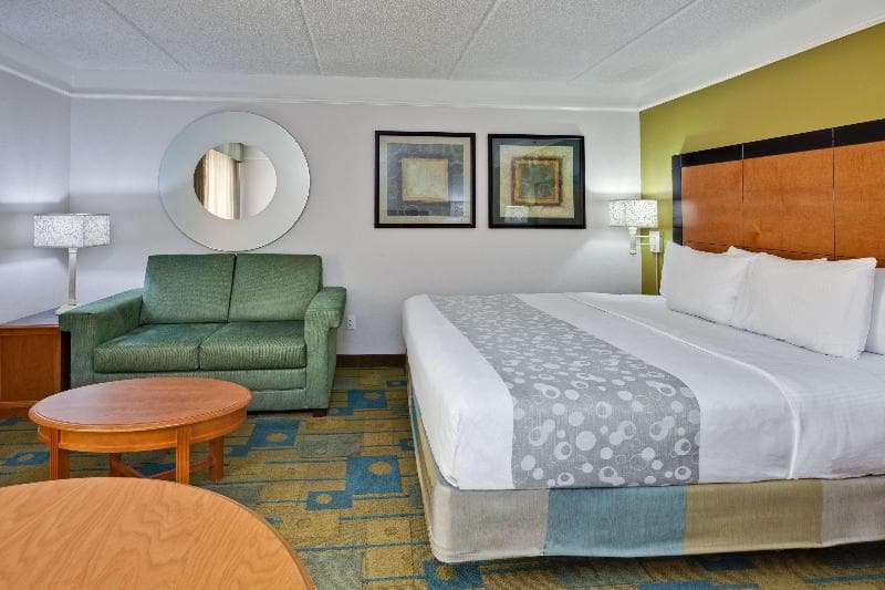 La Quinta Inn & Suites by Wyndham Ft. Lauderdale Airport 4