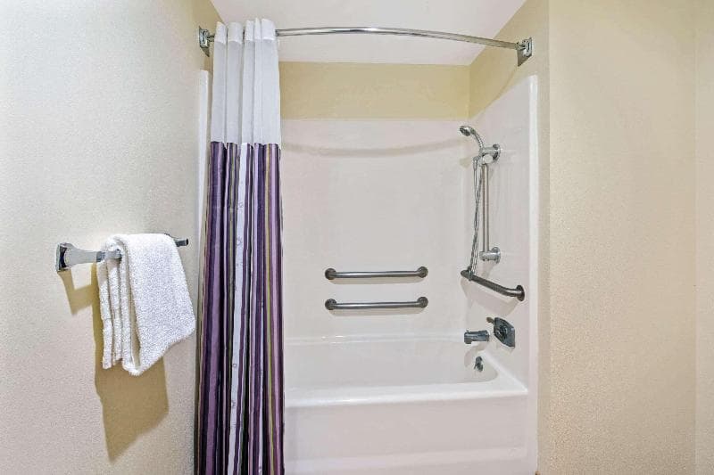 La Quinta Inn & Suites by Wyndham Sunrise Sawgrass Mills 4