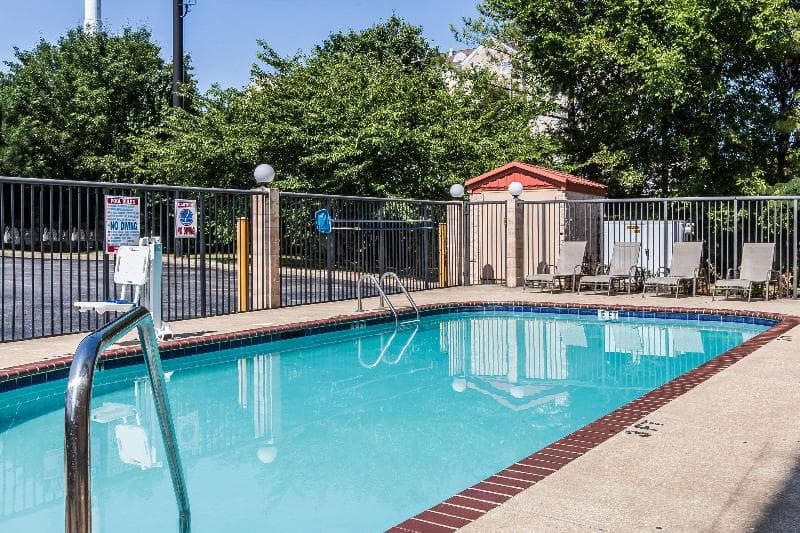Comfort Inn & Suites Hamilton Place 5