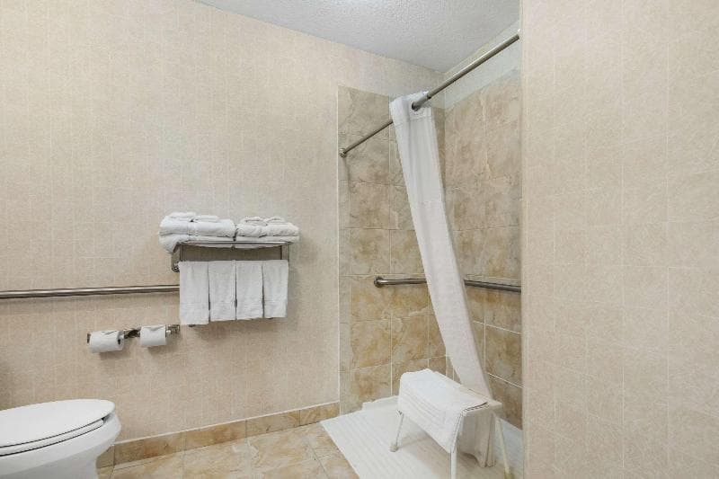 Comfort Suites 3