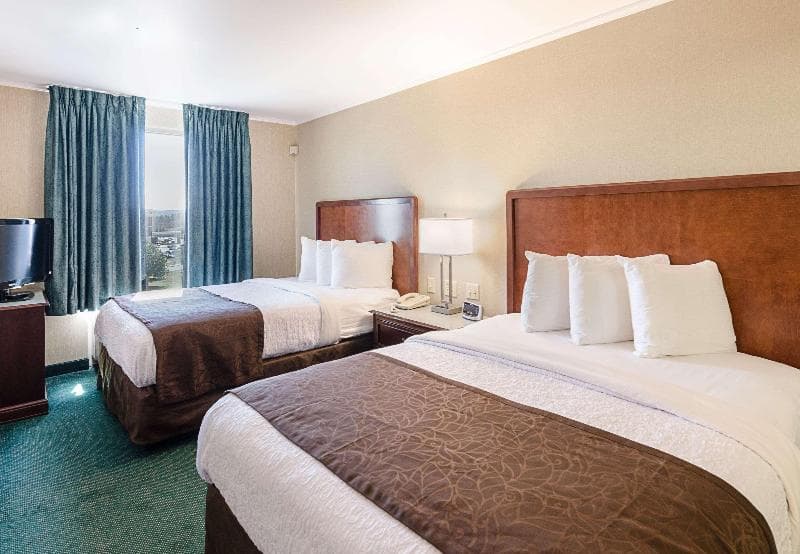 Mainstay Suites Airport 2