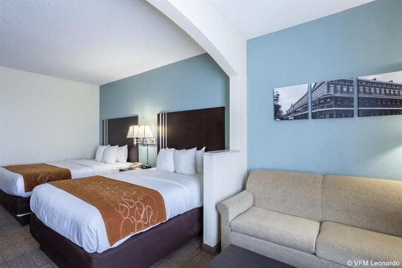 Comfort Suites photo 1