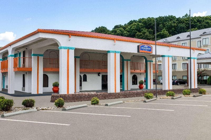 Howard Johnson by Wyndham Chattanooga Lookout Mountain 5