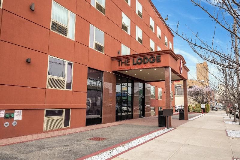 The Lodge Red Hook 3