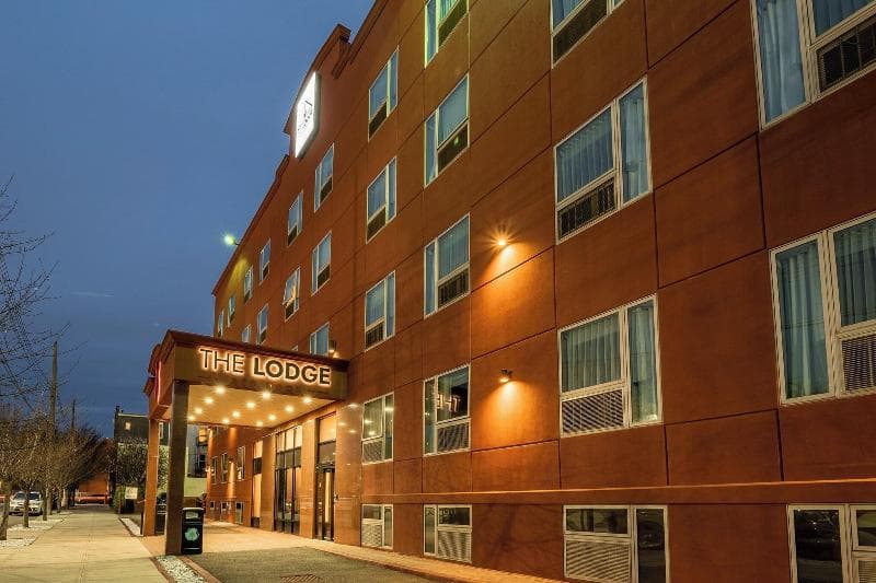 The Lodge Red Hook 4