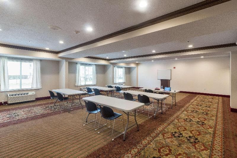 Quality Inn & Suites West Chase 5