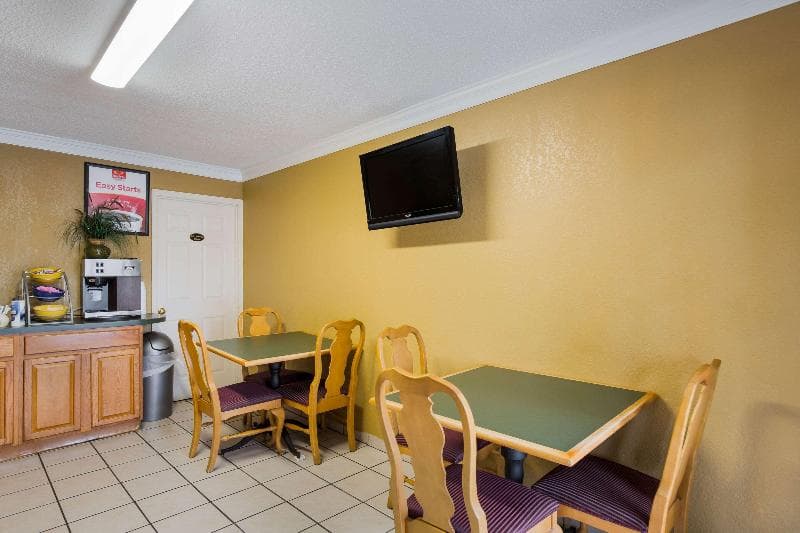 Econo Lodge Historic Area 5