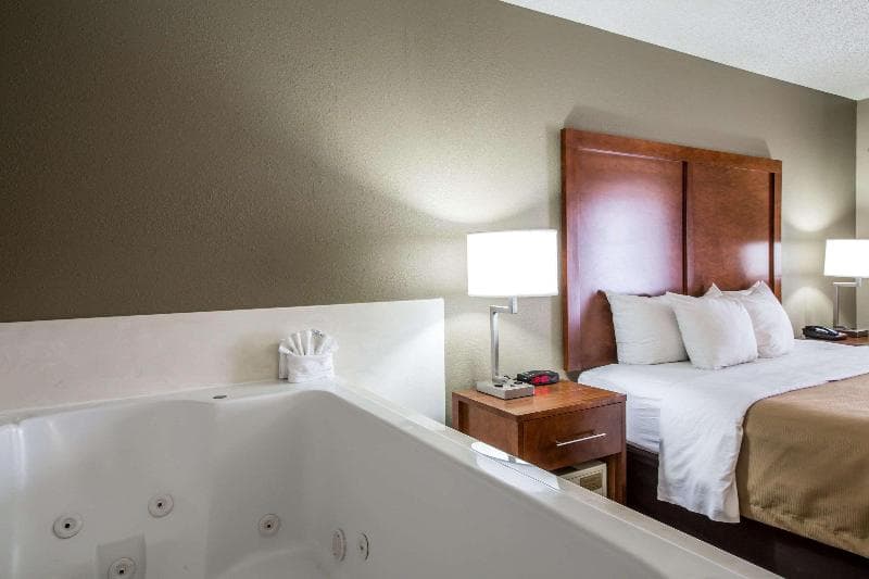 Comfort Inn & Suites At Dollywood Lane 2