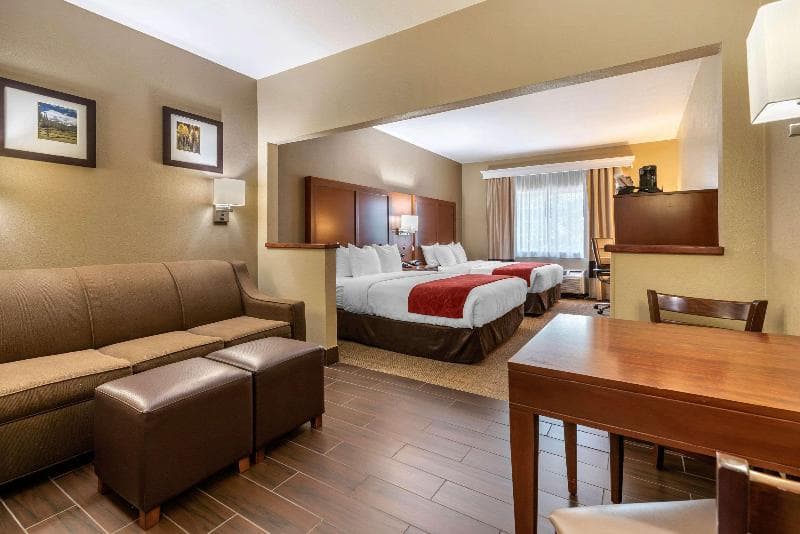 Comfort Suites Fort Collins 3