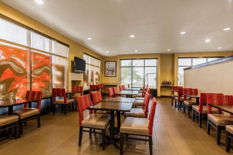 Comfort Suites Jonesboro University Area 3