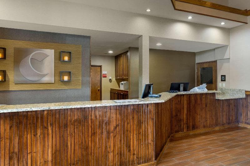 Comfort Inn Marshall Station 5