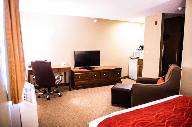 Comfort Inn Marshall Station 3