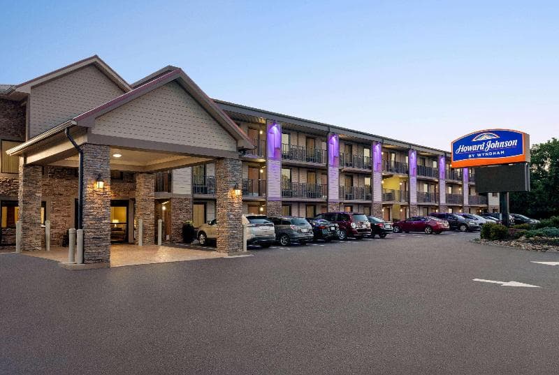 Howard Johnson by Wyndham Pigeon Forge 3