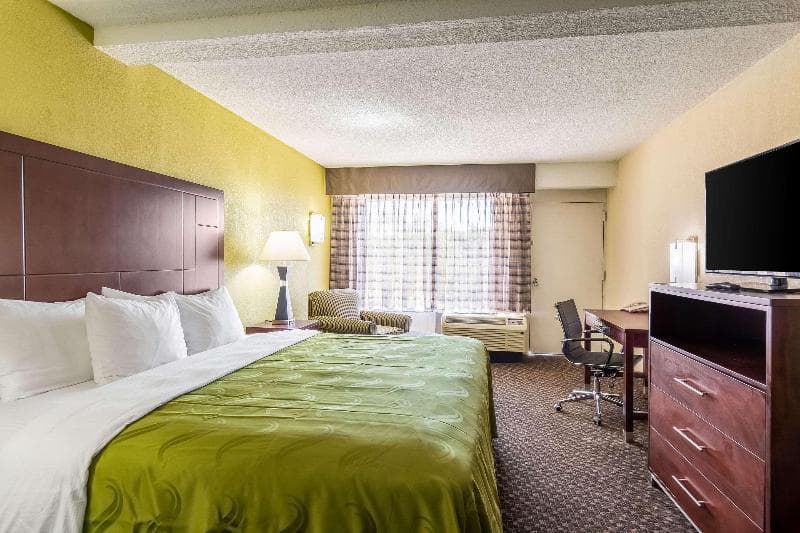 Clarion Hotel Central 5