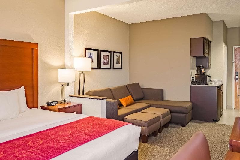 Comfort Suites 2