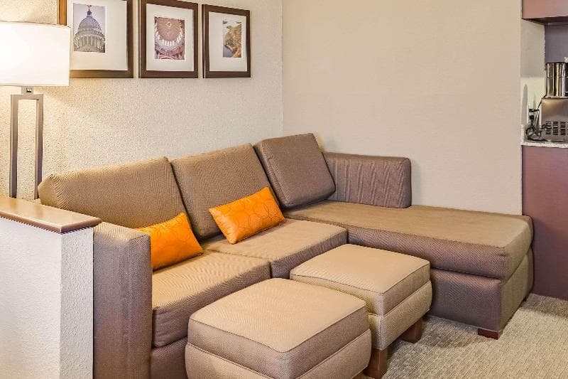 Comfort Suites 5
