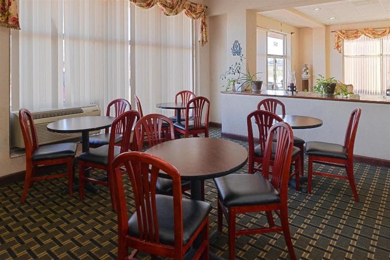 Americas Best Value Inn & Suites Memphis E 4