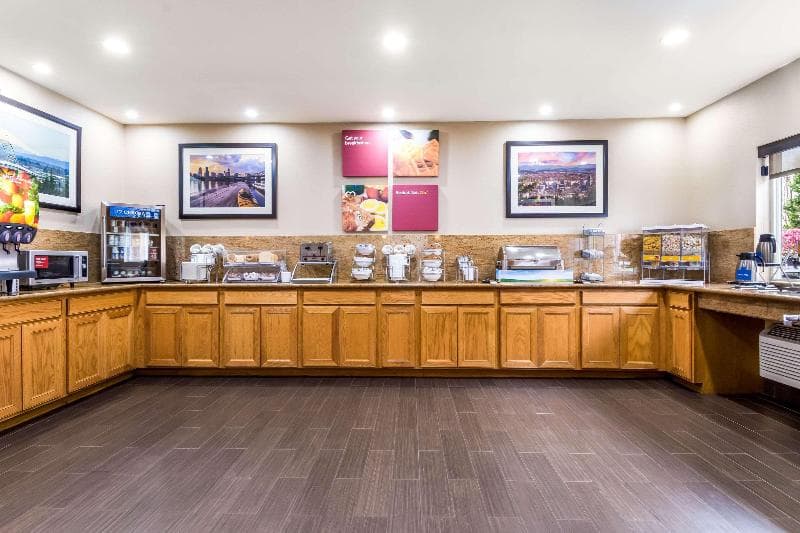 Comfort Suites Portland Airport 3