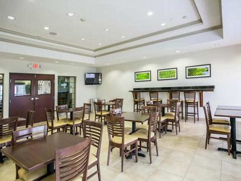 Restwell Inn & Suites photo 1