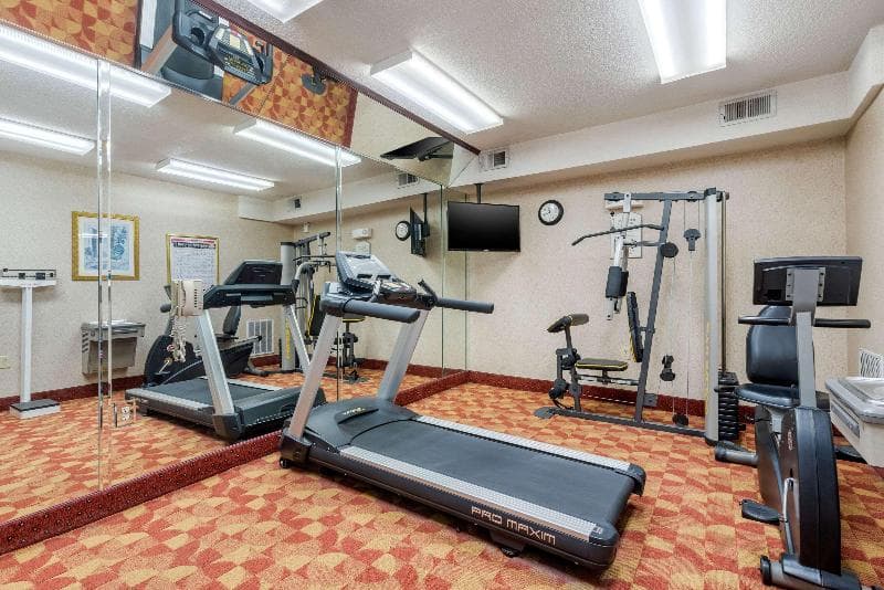 Comfort Inn & Suites 1