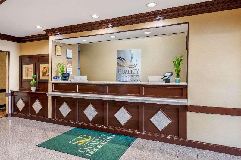 Comfort Inn & Suites 5