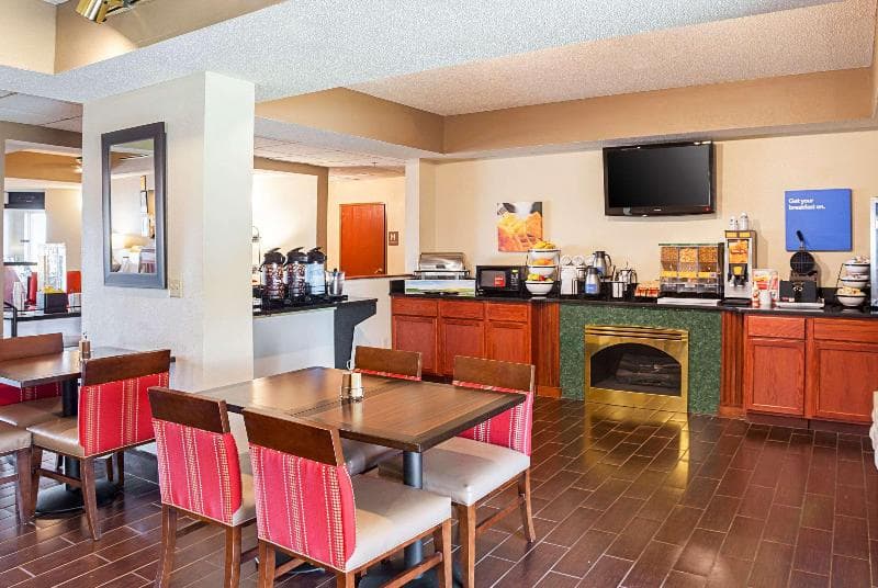 Comfort Inn photo 1