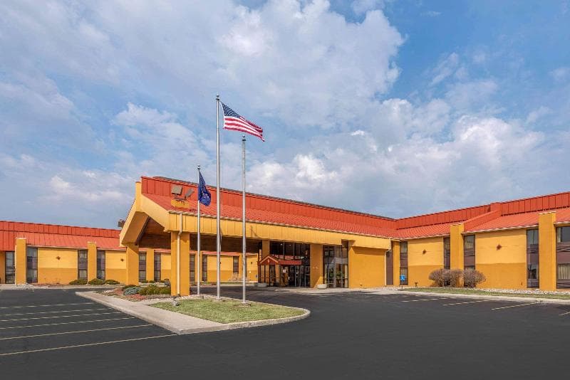 Quality Inn Fort Wayne 2