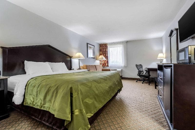 Quality Inn Fort Wayne 3