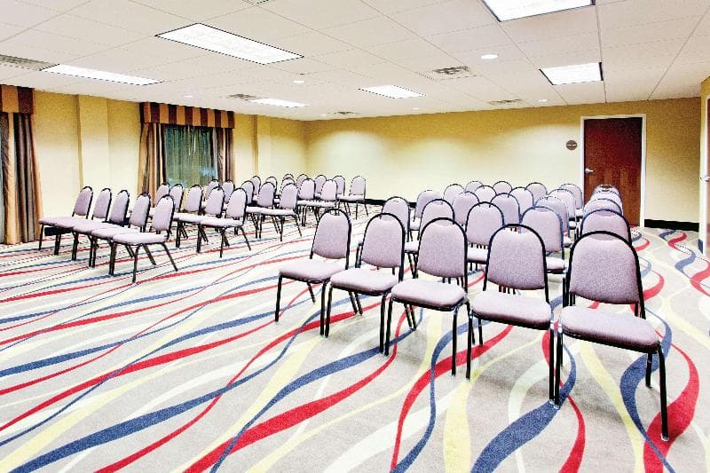 La Quinta Inn & Suites Warner Robins - Robins AFB photo 1